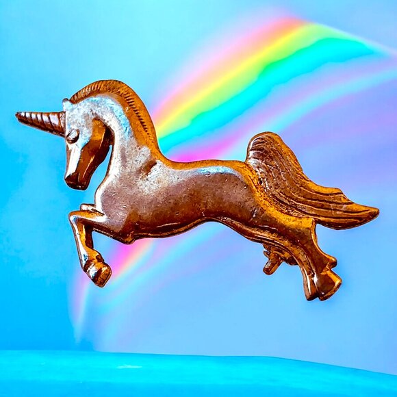 Vintage Gold Toned Flying Unicorn Pin Brooch Fantasy TINY - Picture 1 of 9